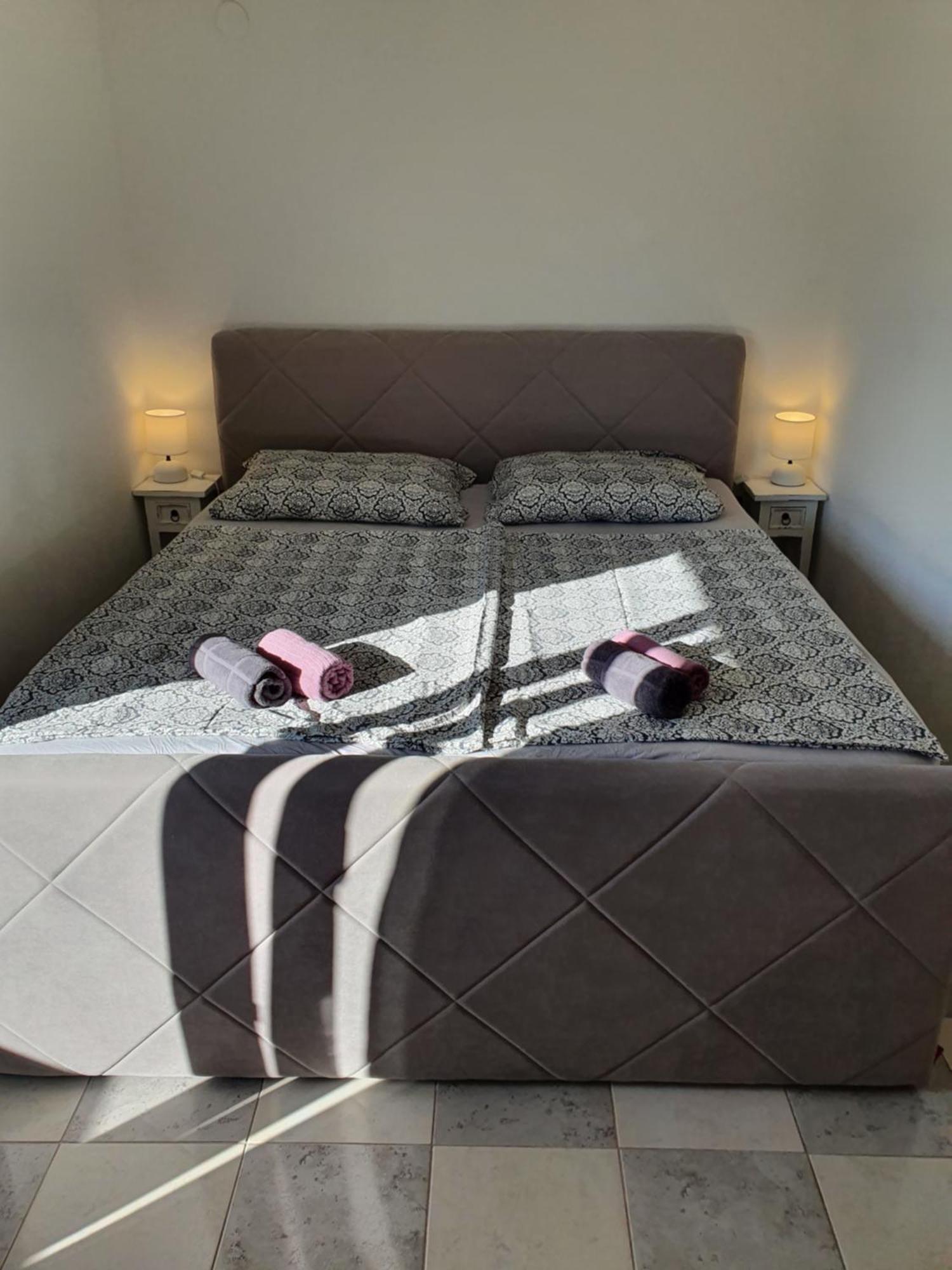 Apartments Zadar Nin Anton I Martina 브르시 객실 사진